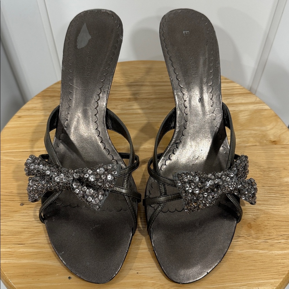 ENZO ANGIOLINI BLING BOW SANDALS 9.5 EAANIKO WOMENS BROWN SHINNY SLIDE SLIP-ONS